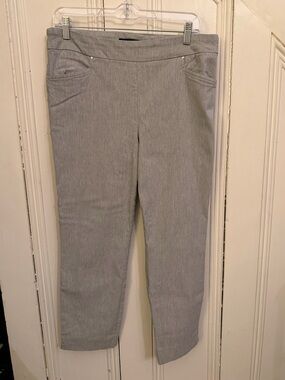 Hilary Radley Light Gray Pull-On Capris